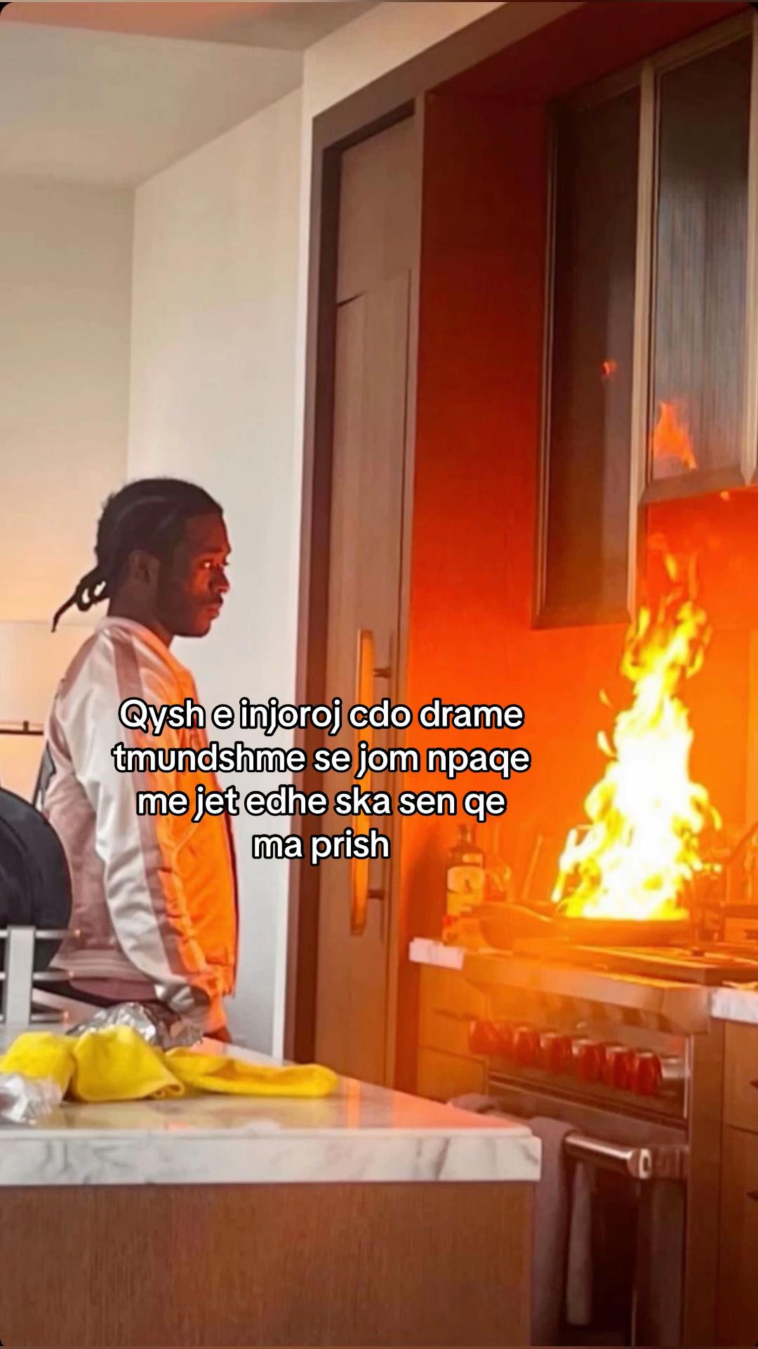 @𓇼