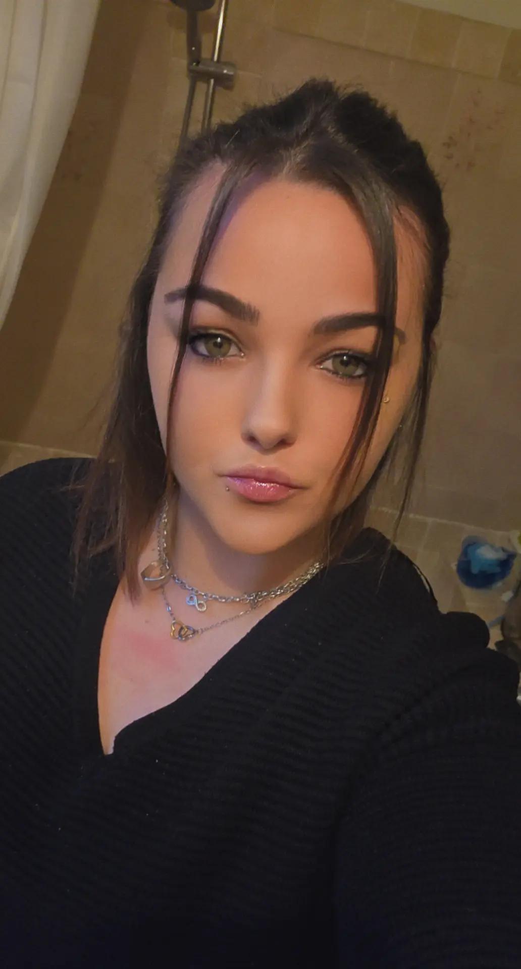 @𝓟𝓻𝔂𝓼𝓴𝓪 ☀️🫶🏻
