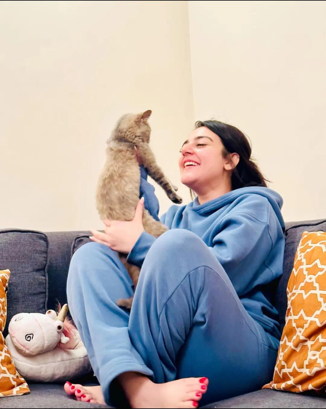 @shazealshoukat🤍