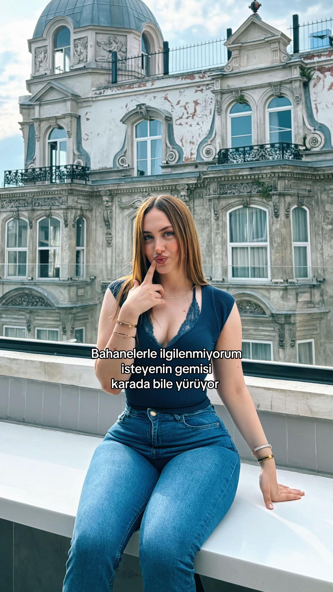 @Esmanurdklc
