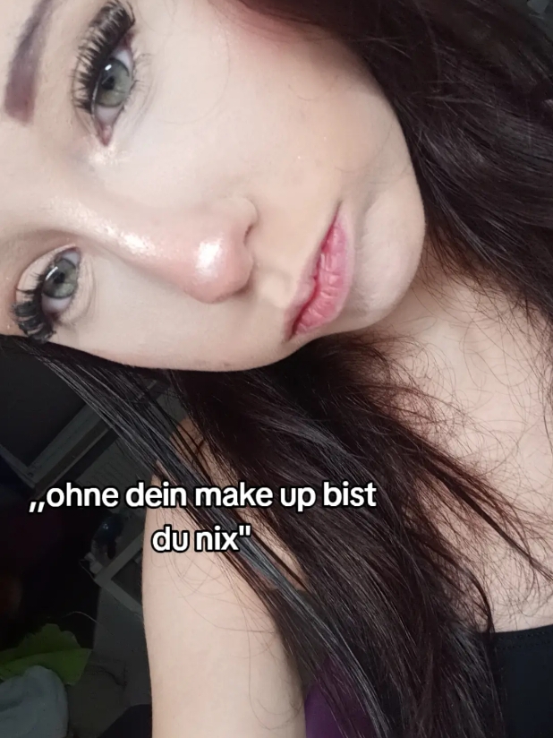 @𝐞𝐦𝐢シ︎
