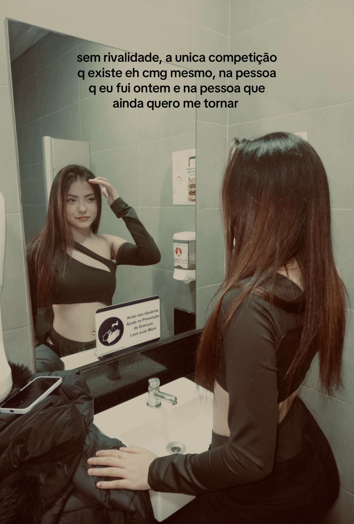 @Ladonii