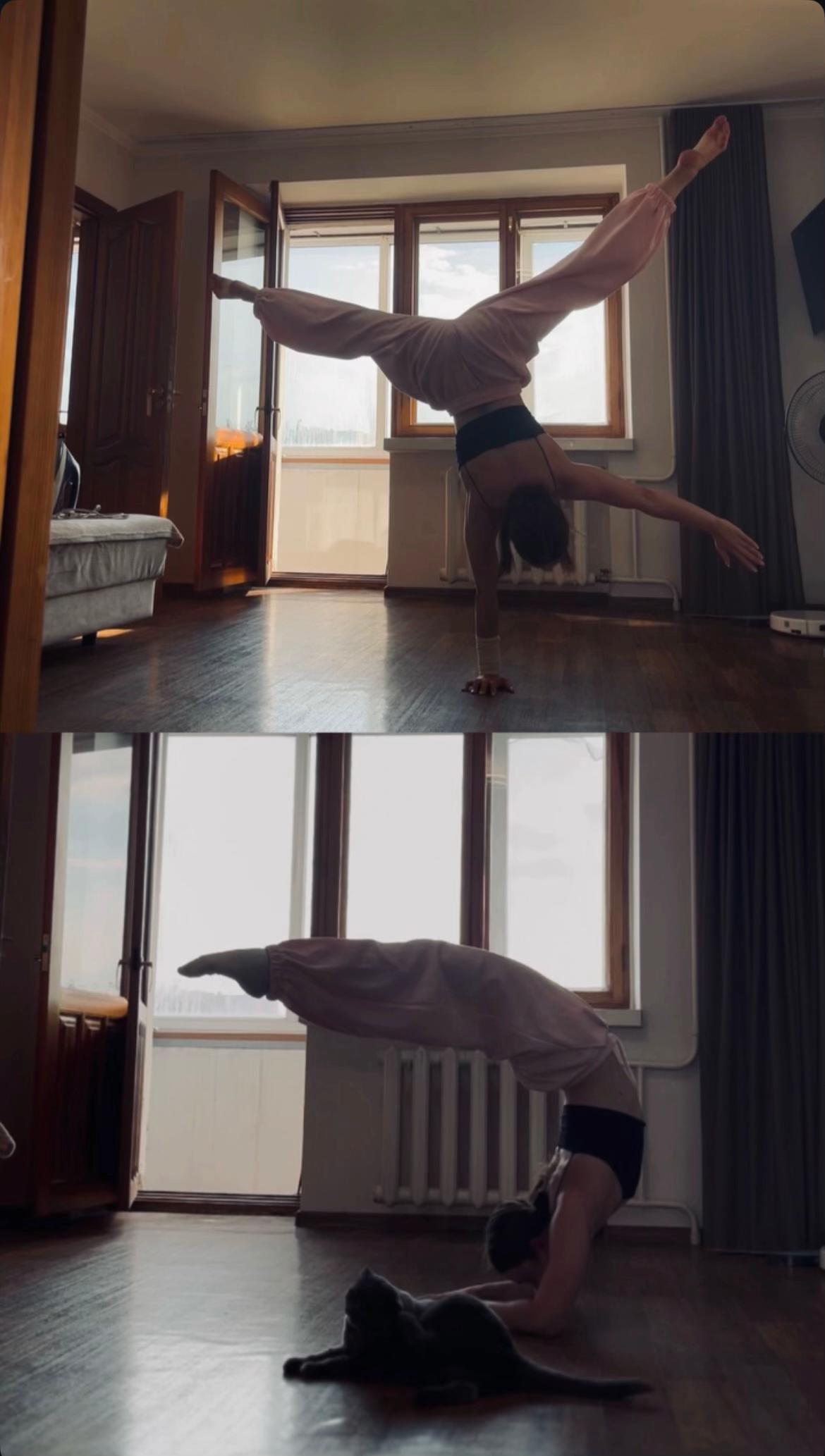 @<3