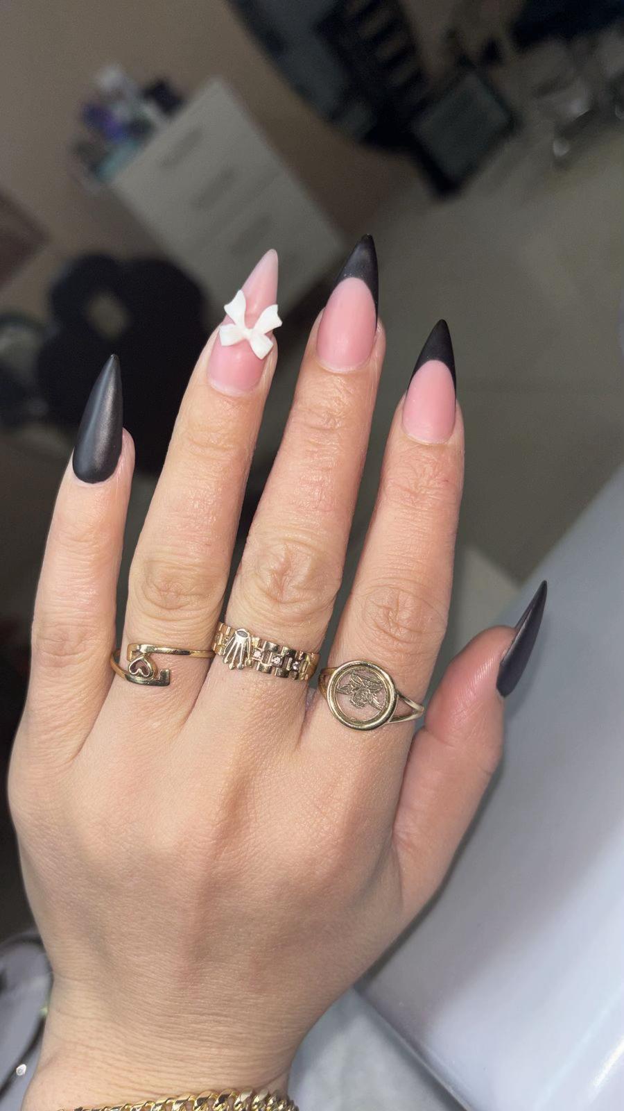 @Nails_by_Gana