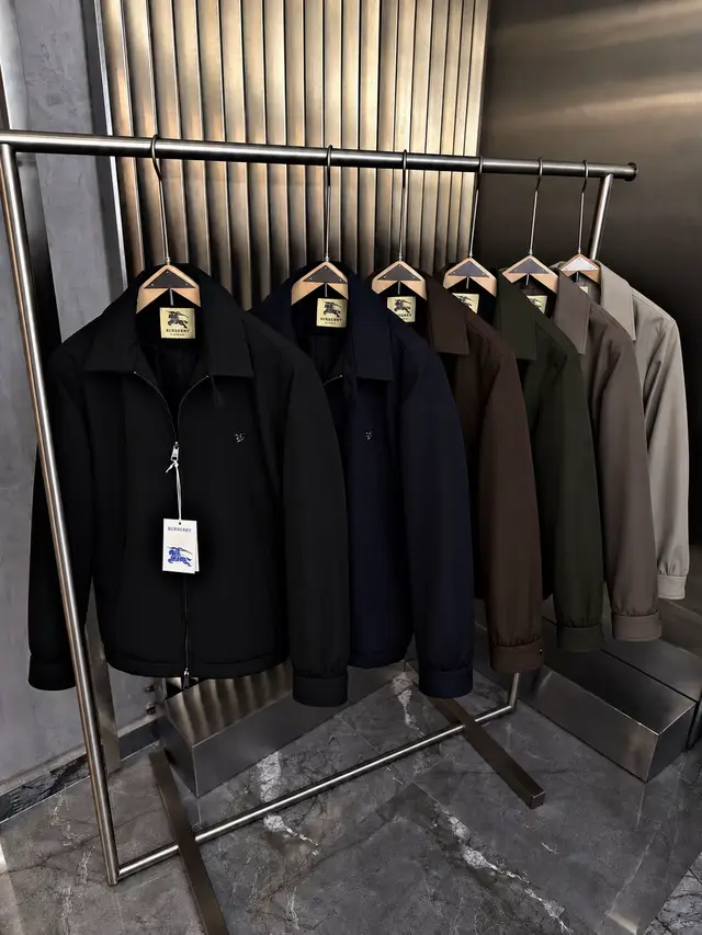 @Lucca Clothing®
