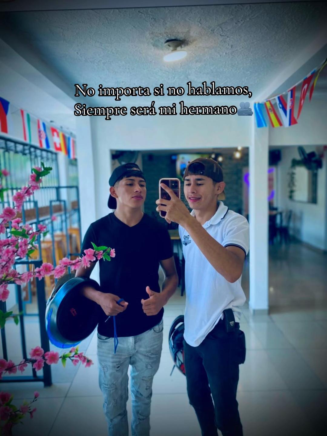 @carlitos_sanchez23