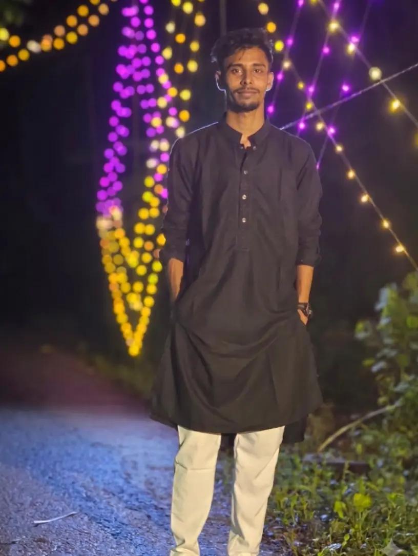 @it's M O M I N 🧷