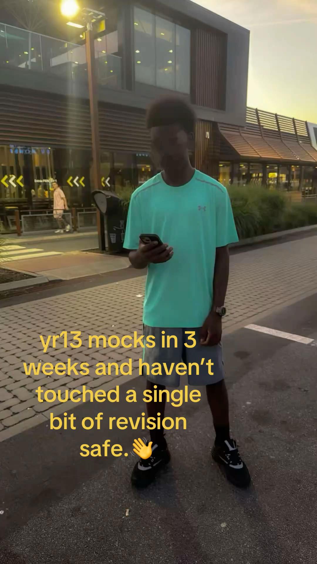 @⃟
