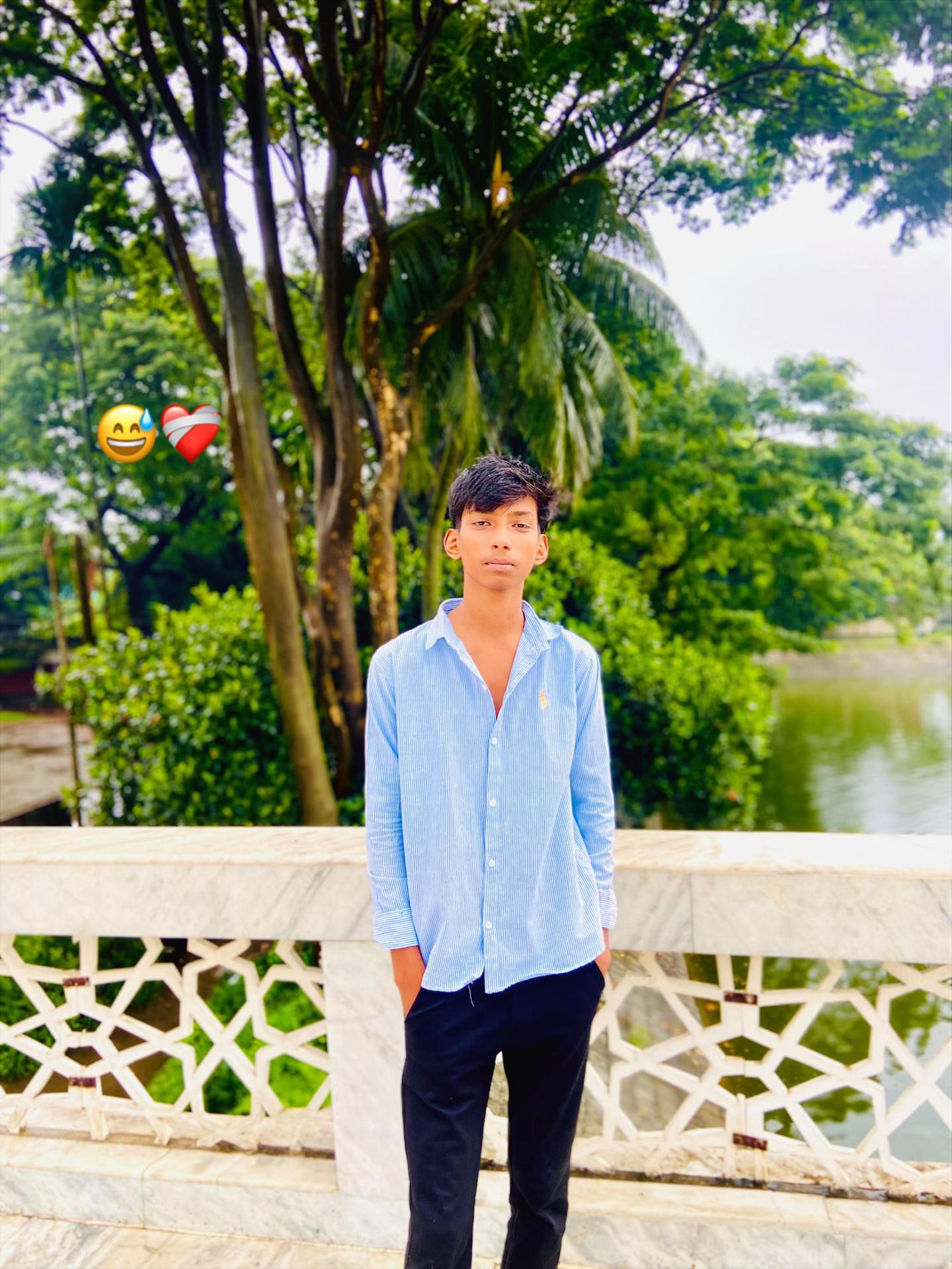@YOUR NAHIM💫🥂🧊