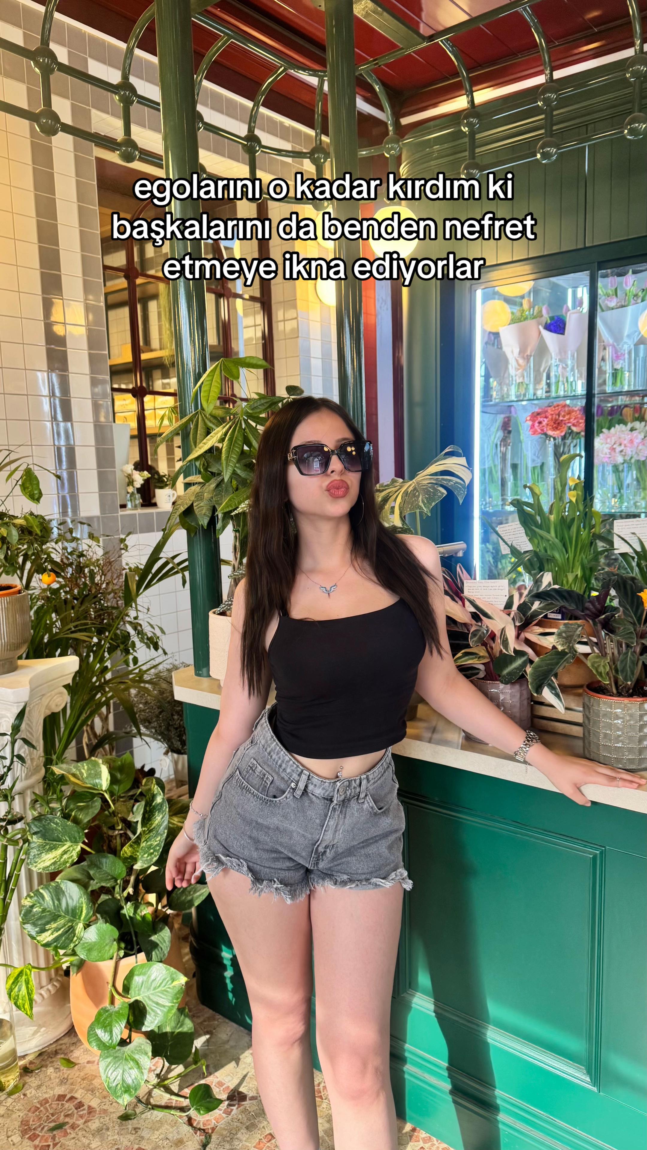 @𝒮𝓊