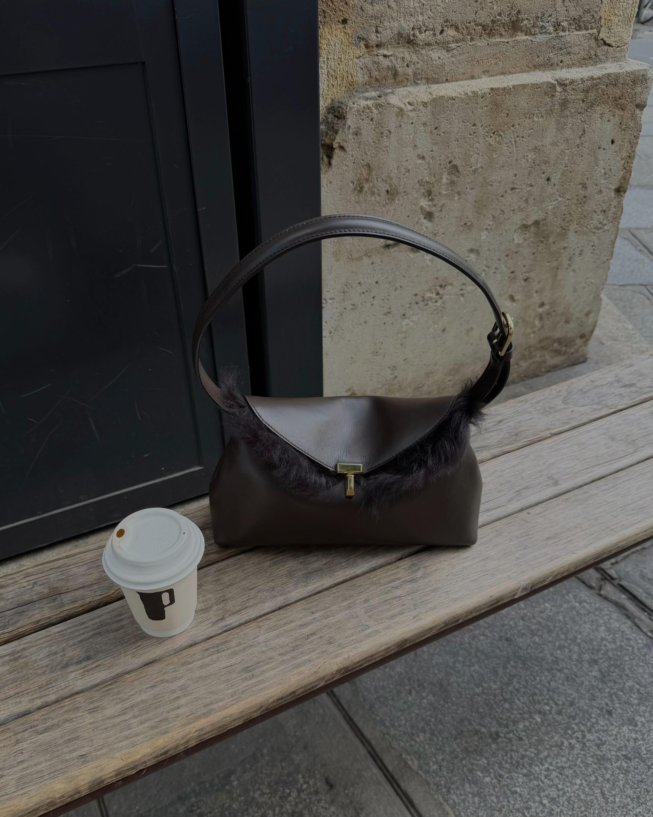 @Ellie 🤎 Minimal style 🧥 UGC