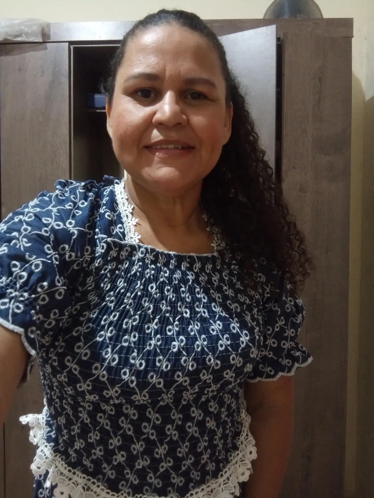@Angelasantos.