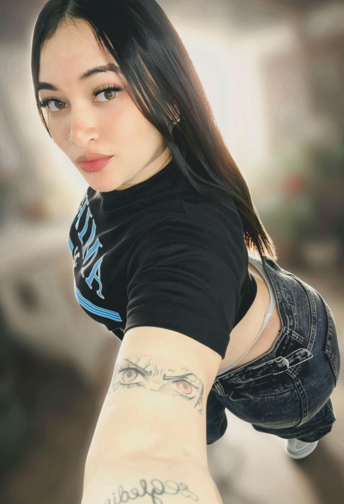 @Alejandracaripar_