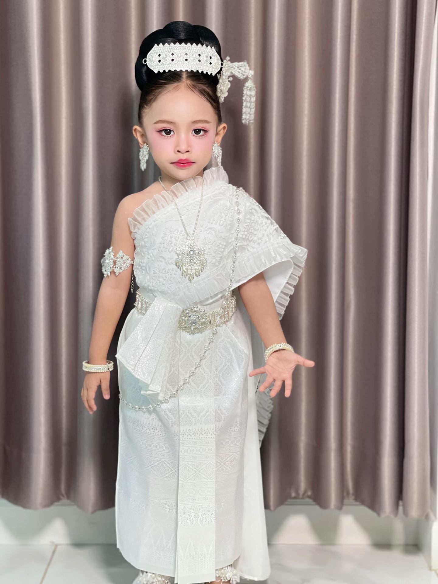 @พลอยลินเองคะ