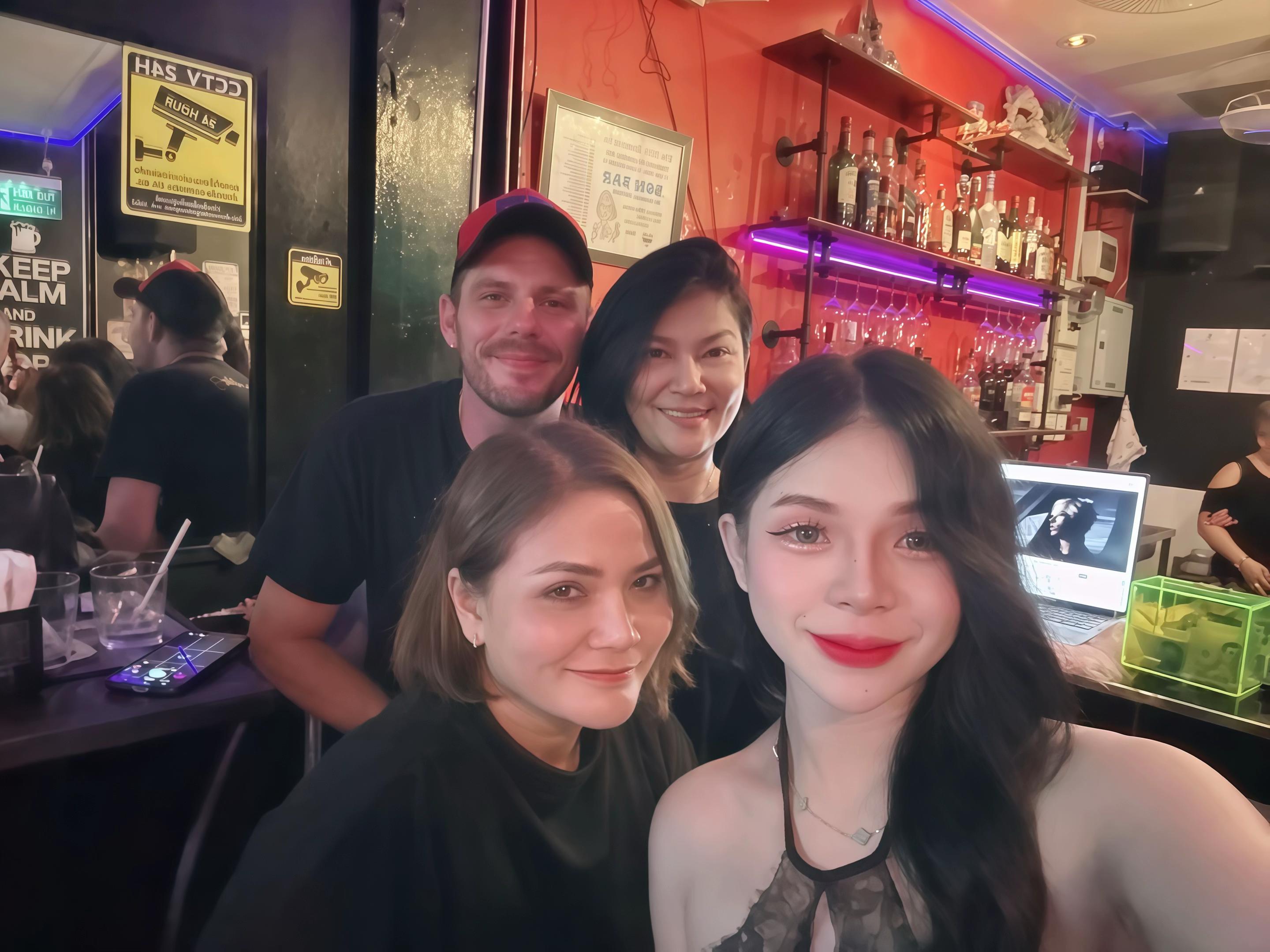 @Bon&ensp;Bar
