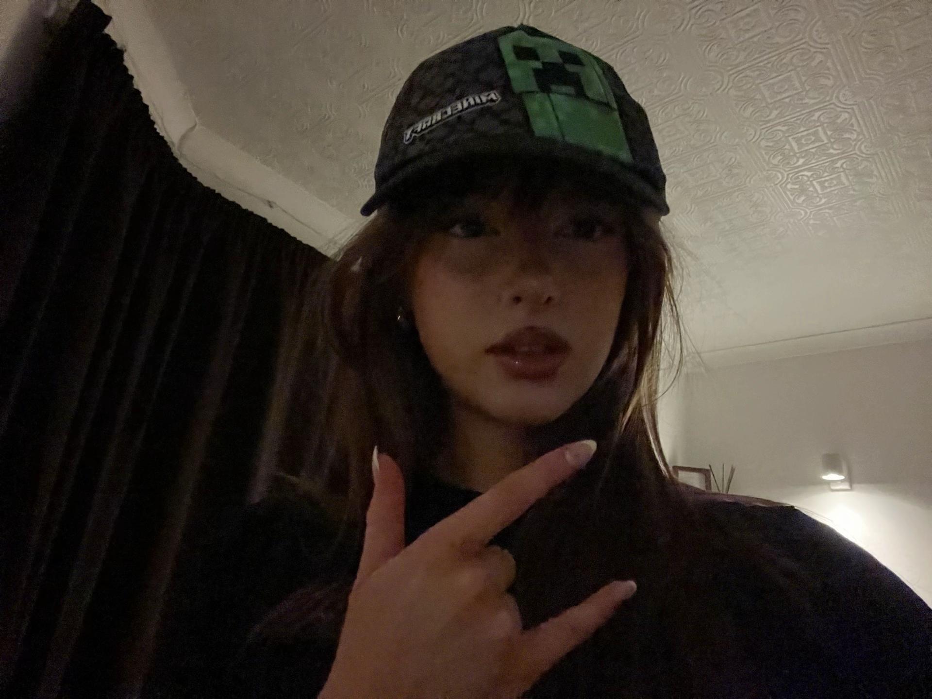 @swaglacetee