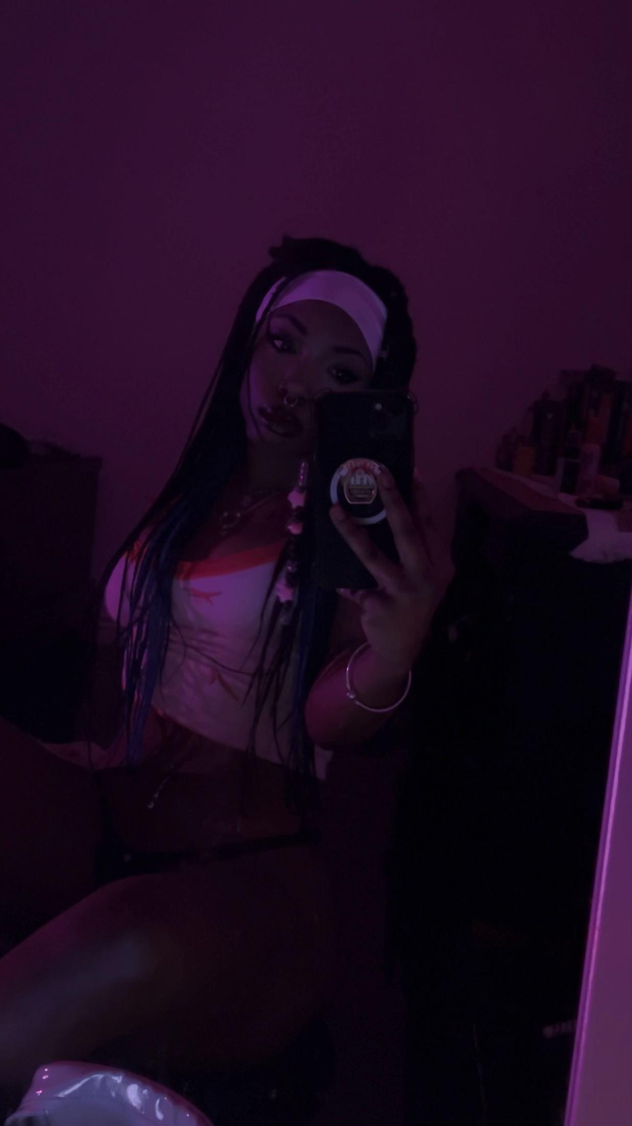 @🖤