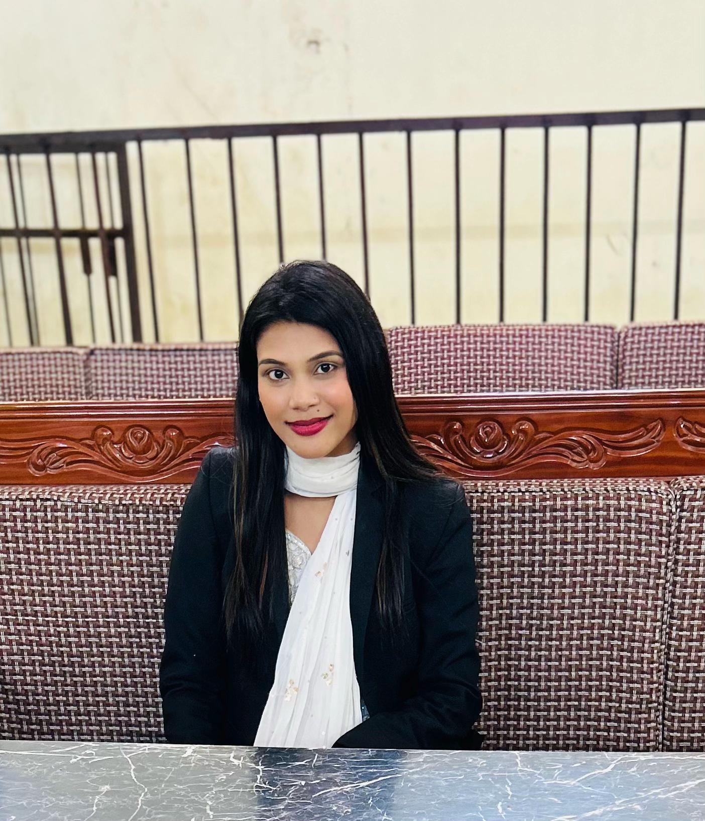 @👩🎓⚖️Arshi +(আরু)⚖️🎓