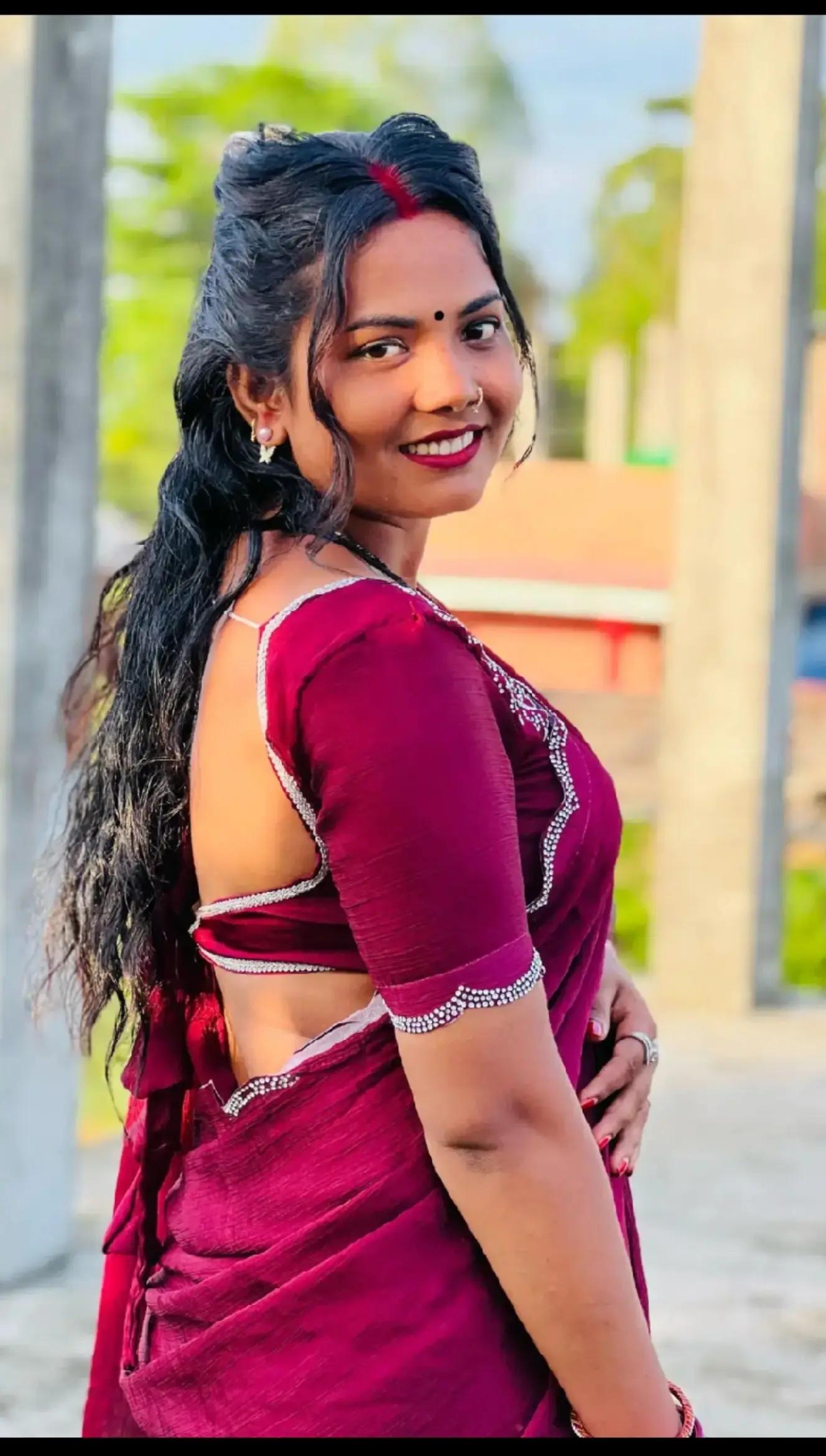 @lovely Anisha 44