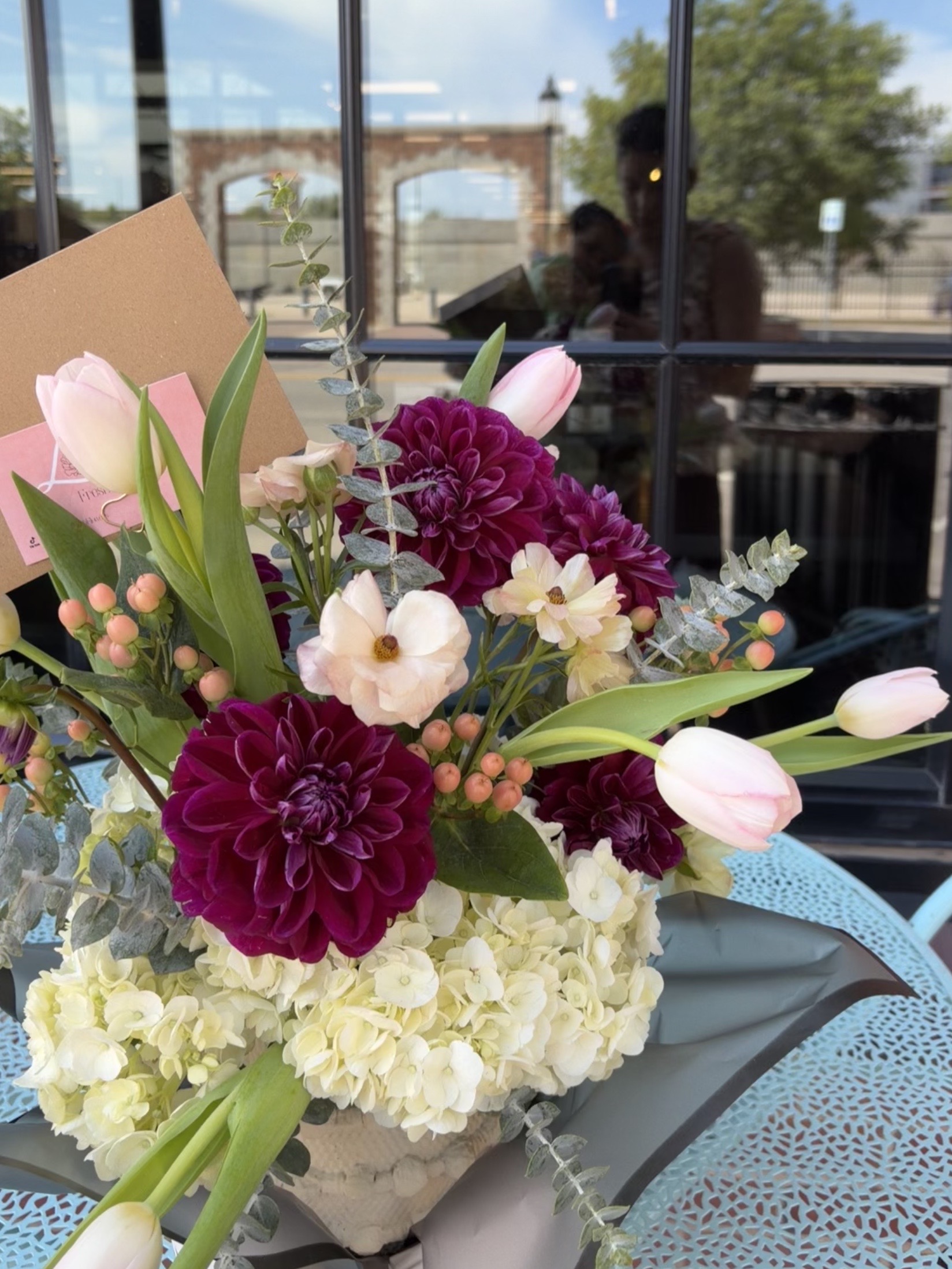 @Lolasfreshflowers ❀
