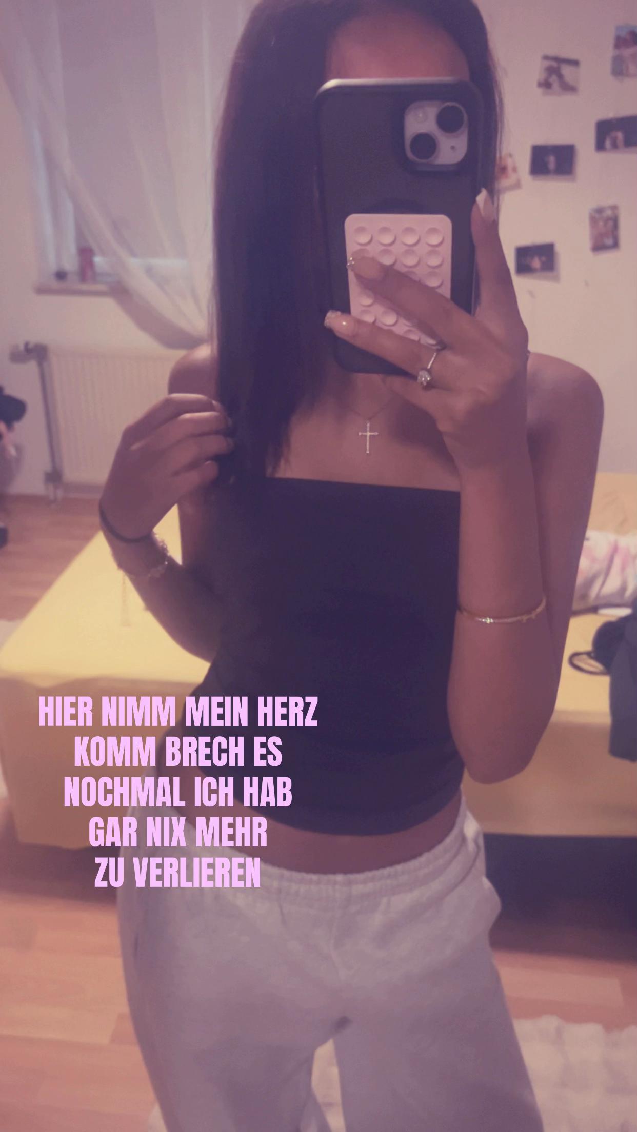 @🎭