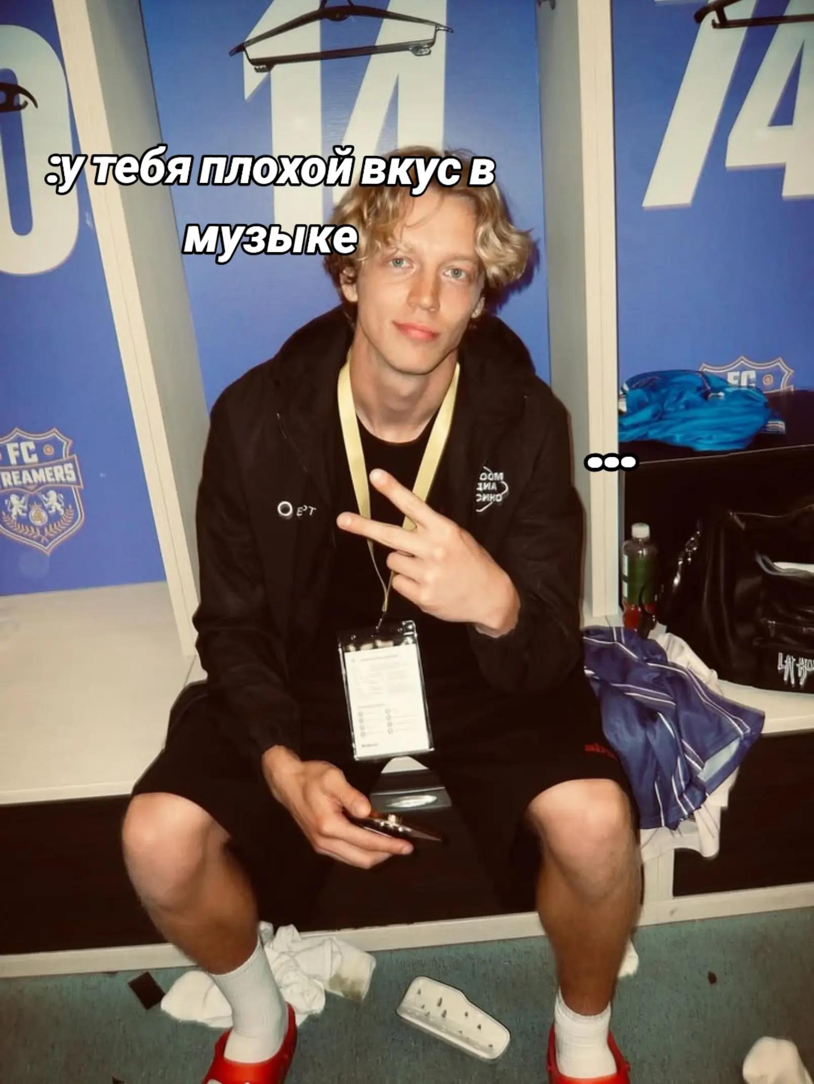 @𝐚𝐫𝐢♡