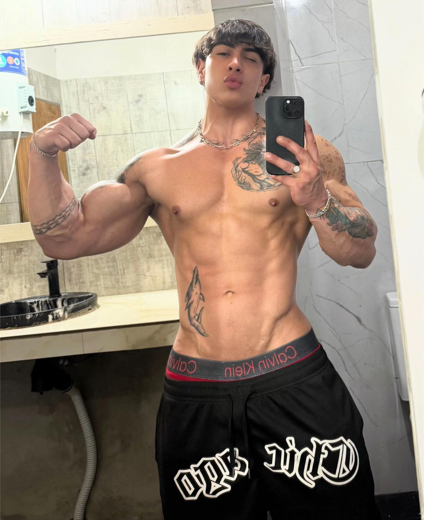 @Nicolás