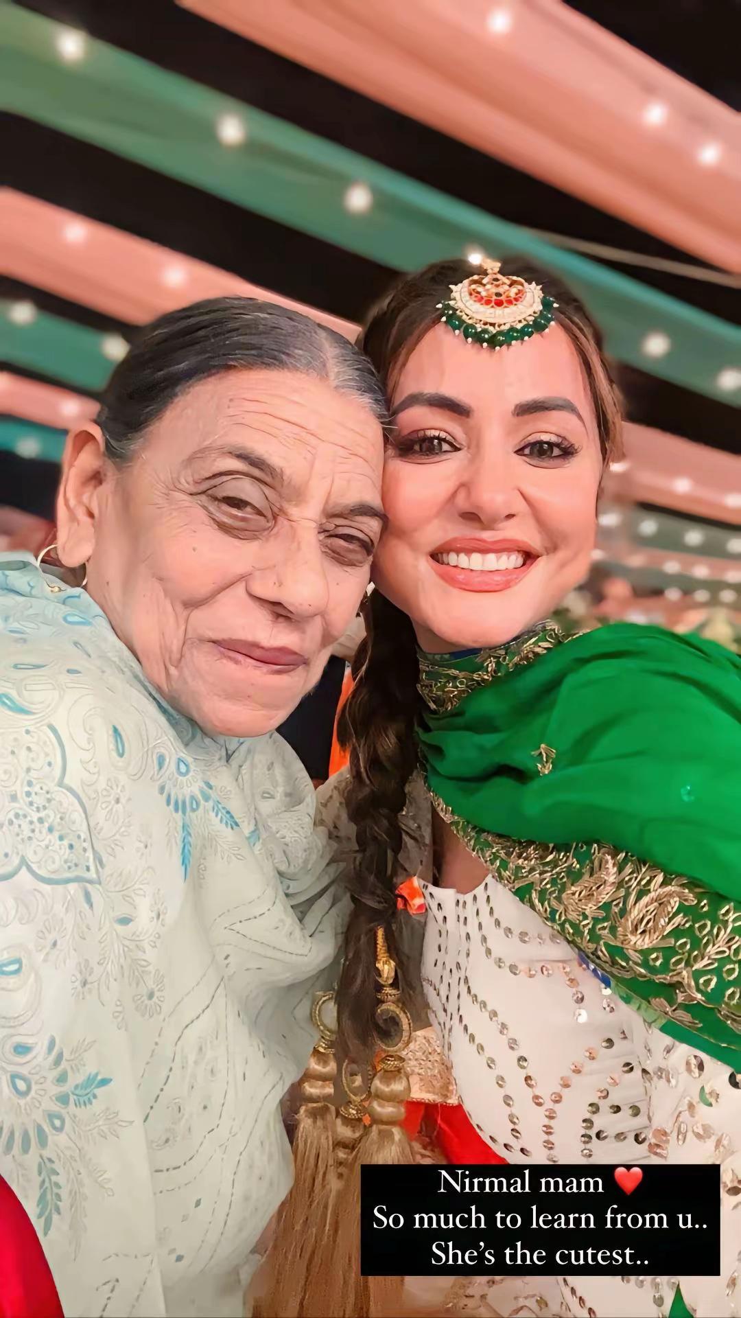 @Hina Khan 💎