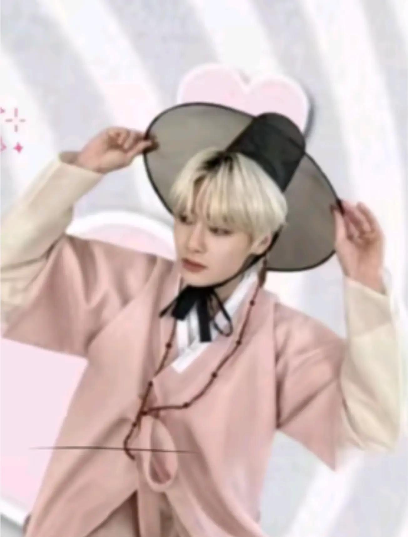 @💌𝓦𝓪𝓯𝓯𝓵𝓮🪽(2.5k🍥☁️)