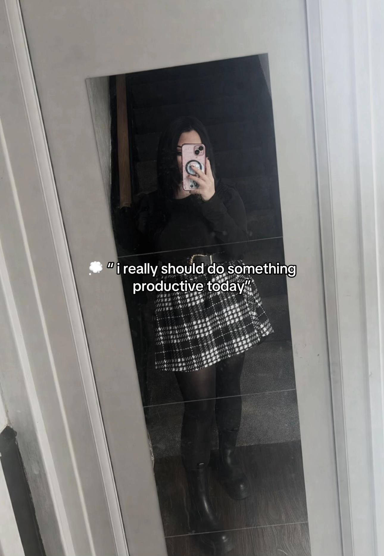 @𝒿𝒶𝓂𝒾𝑒-𝓁𝑒𝓍𝓍 𓆩ꨄ𓆪