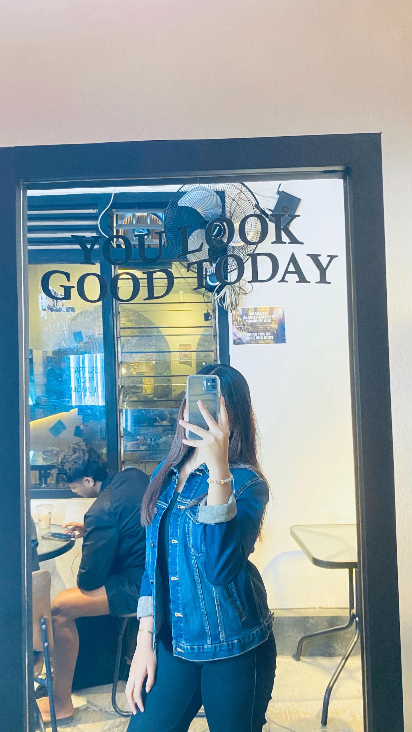 @adeee🤍
