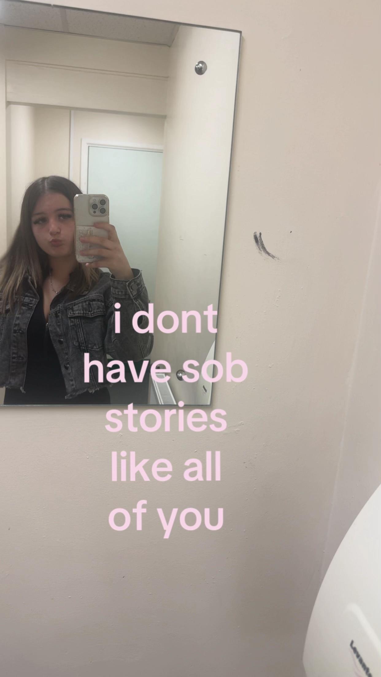 @𝓈𝑜𝓅𝒽𝒾𝑒🍒