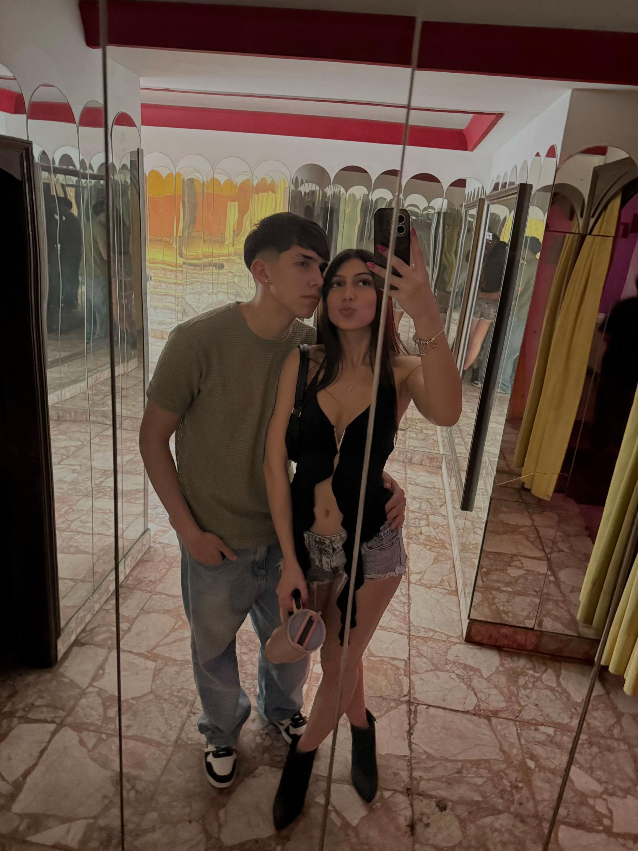 @𝐀𝐧𝐭𝐨𝐧𝐞𝐥𝐥𝐚
