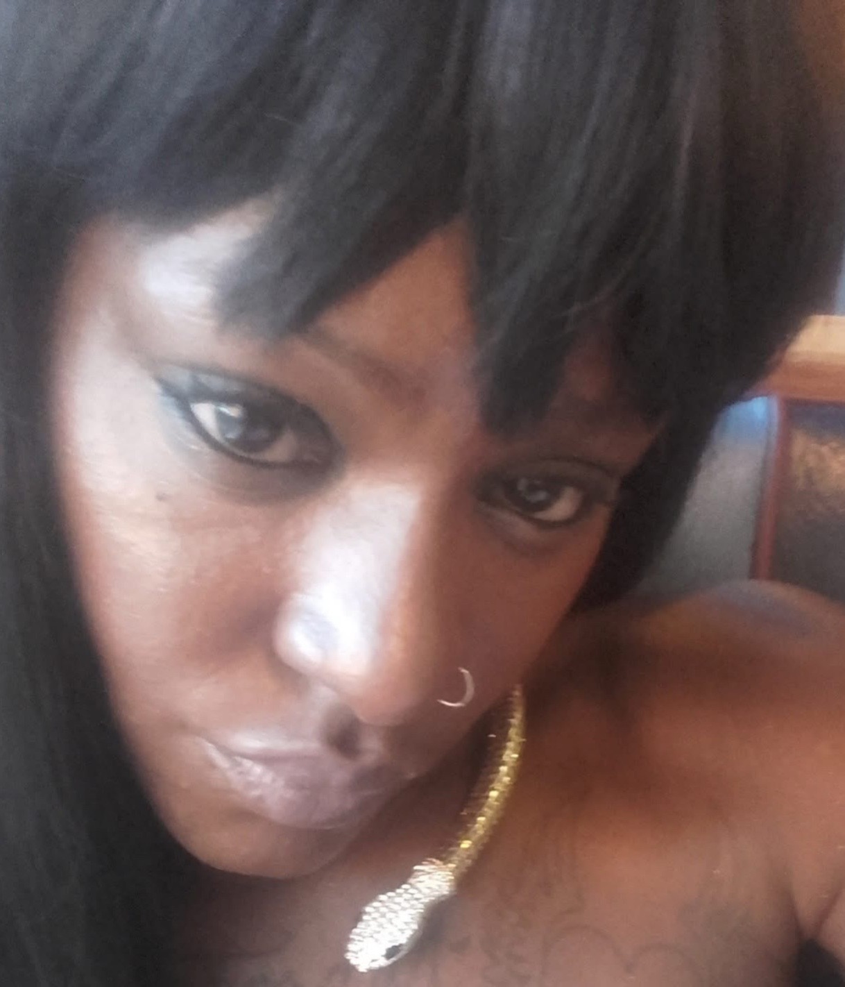 @￴