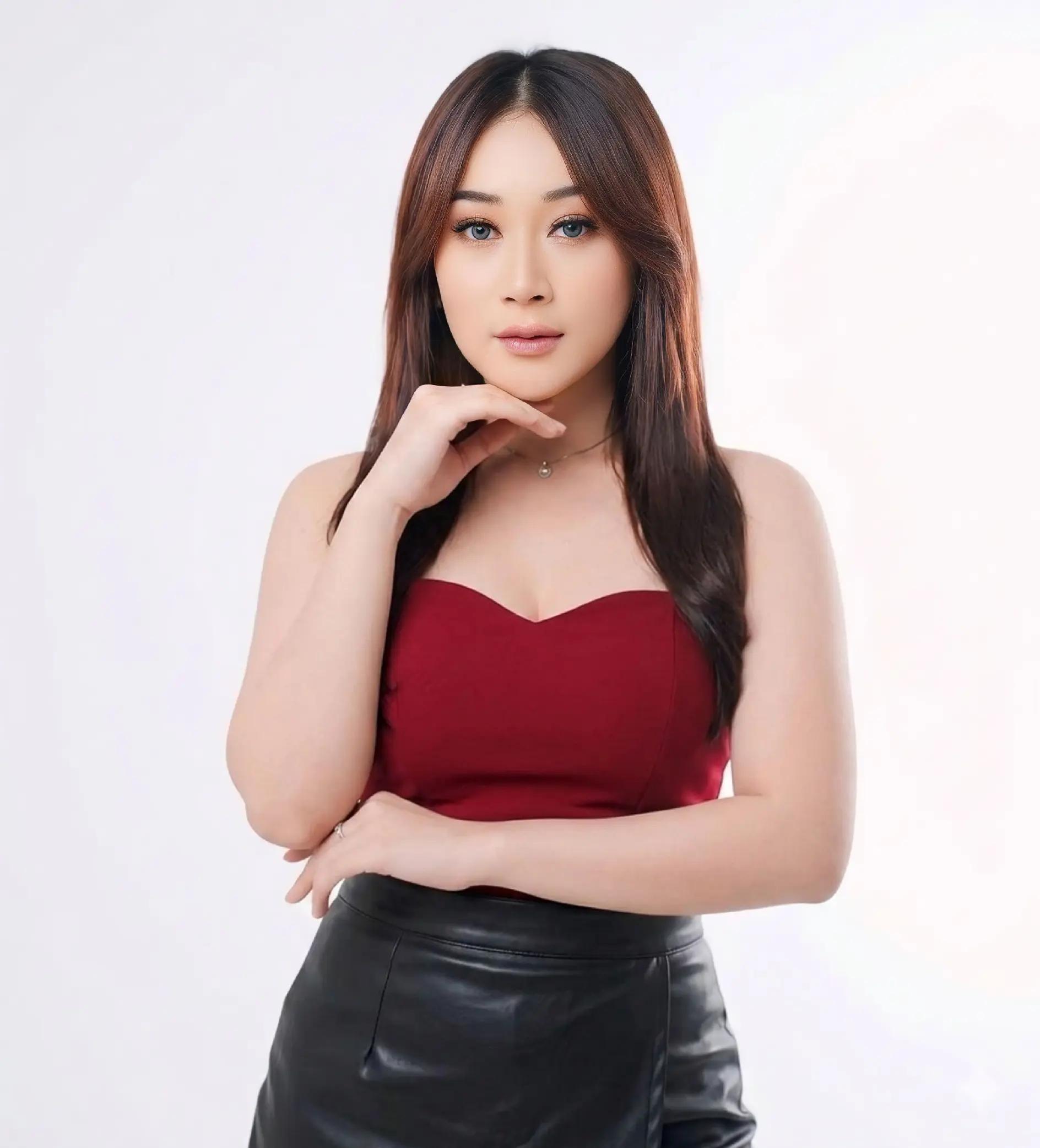 @RINDI ANTIKA REAL ๐๏ธ