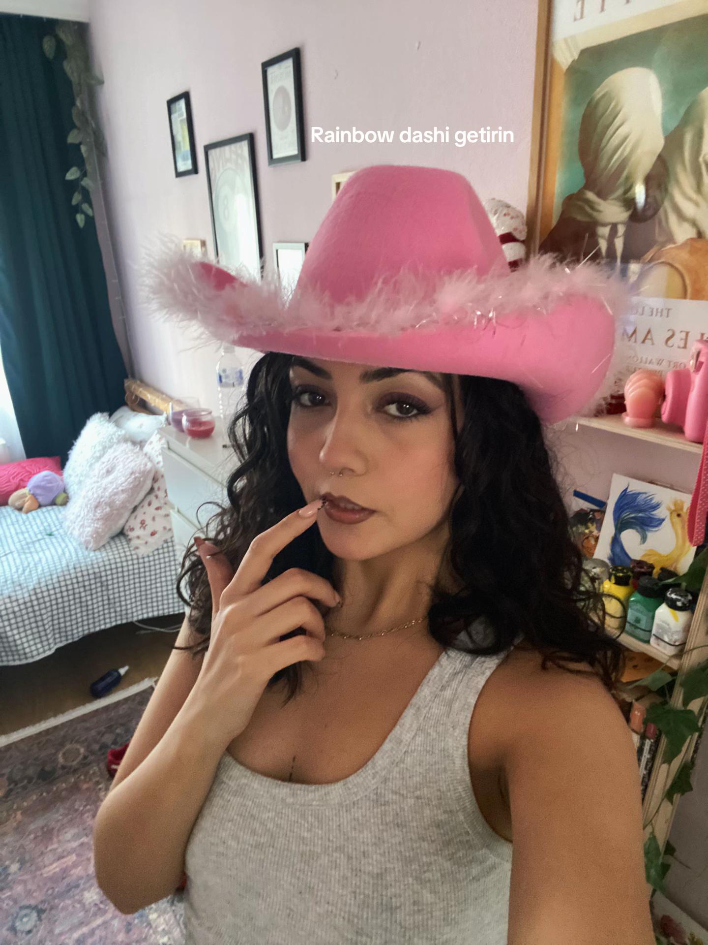@Dilara Günay