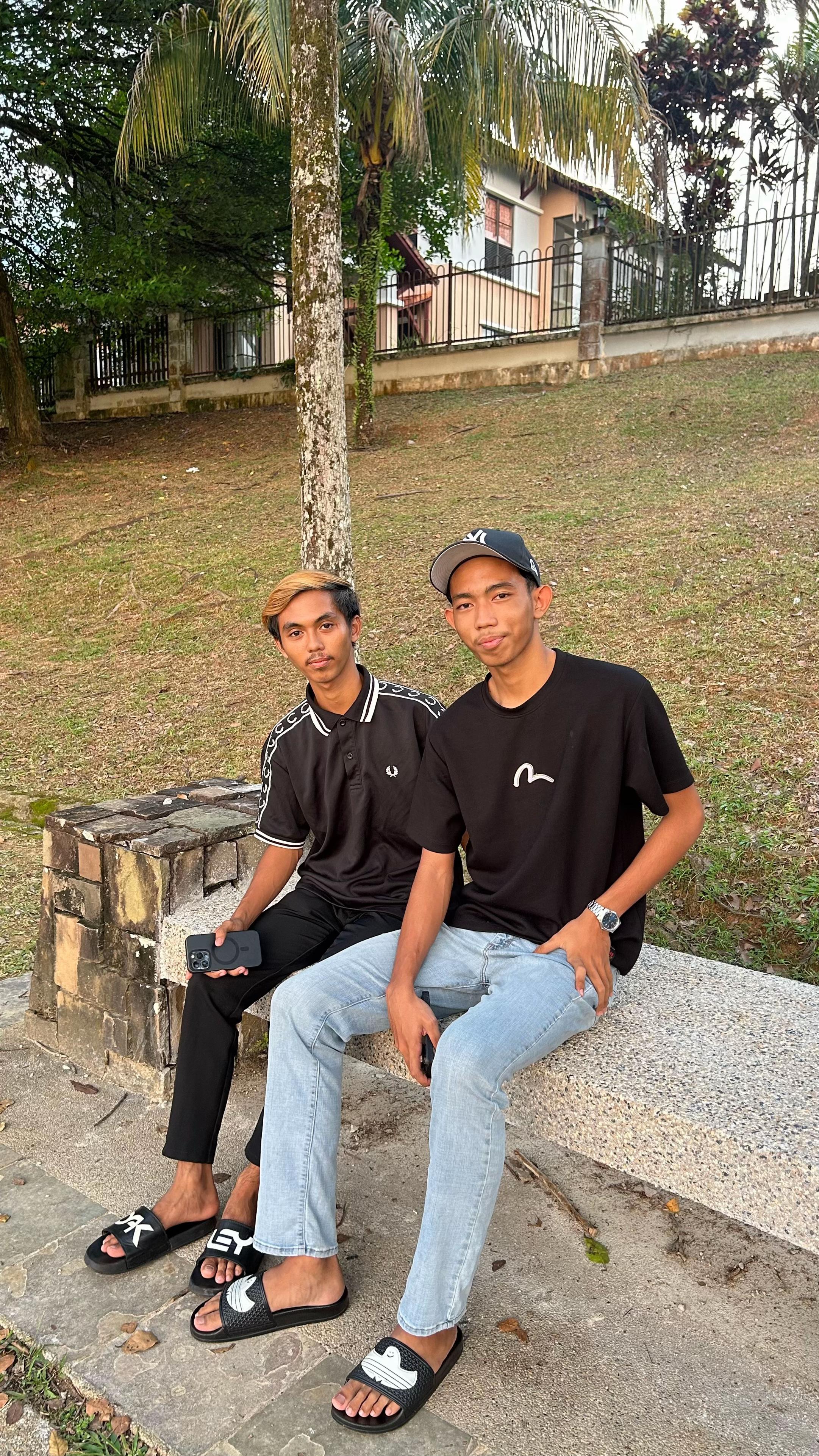 @AR£🧬