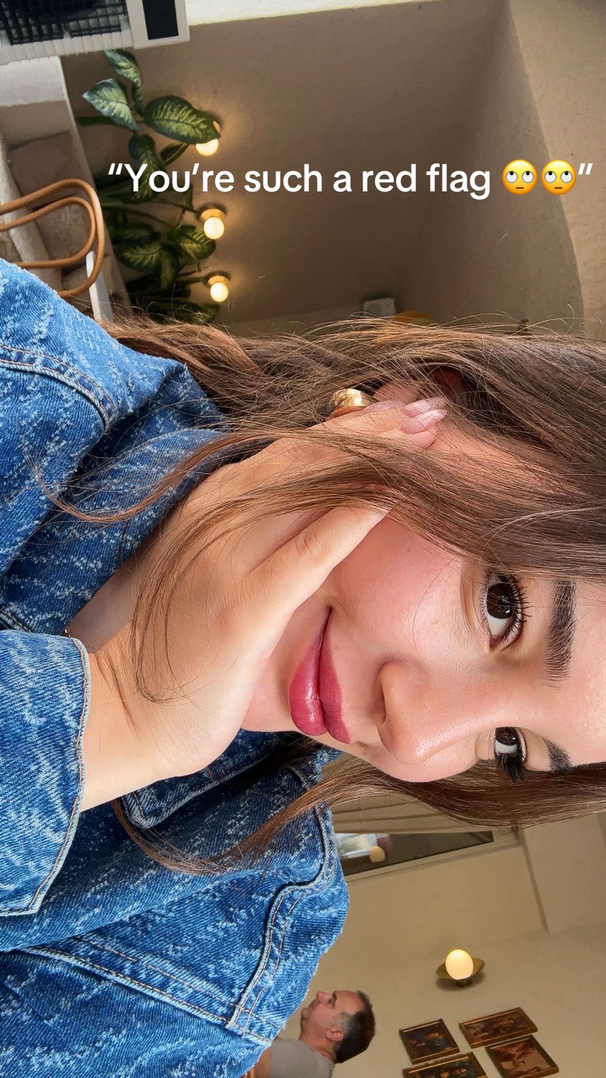 @Aydora