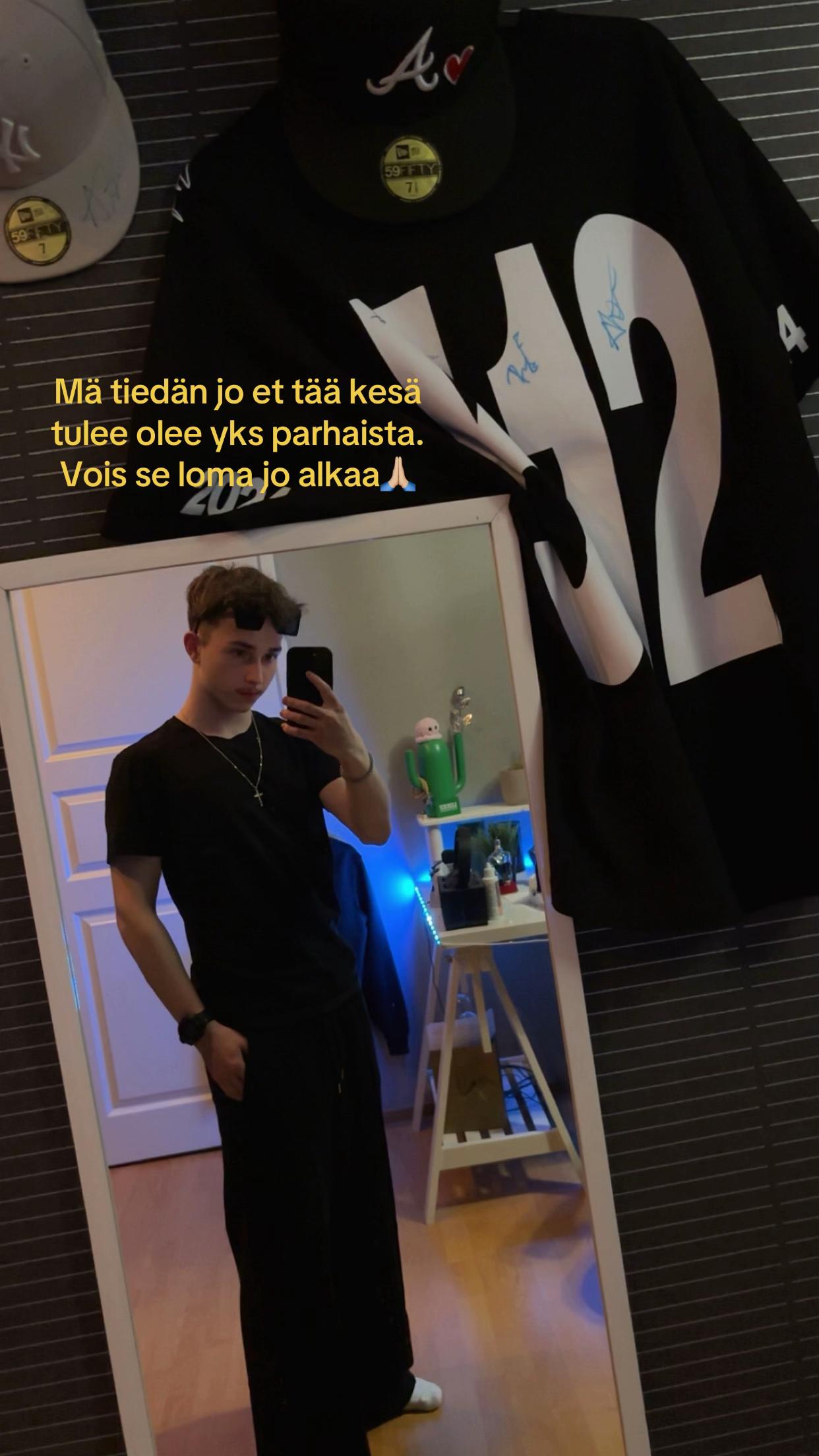 @𝐄𝐦𝐩𝐩𝐮