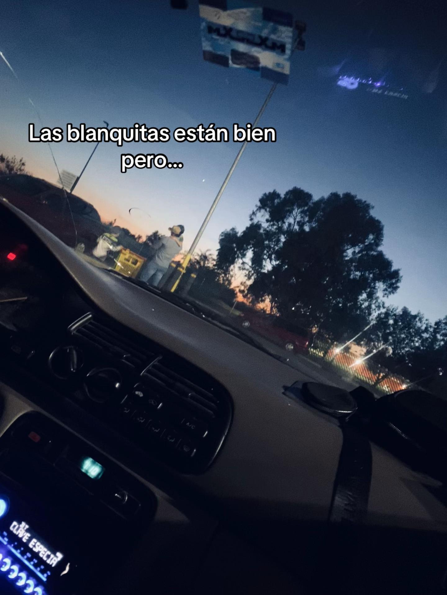 @Yuri González