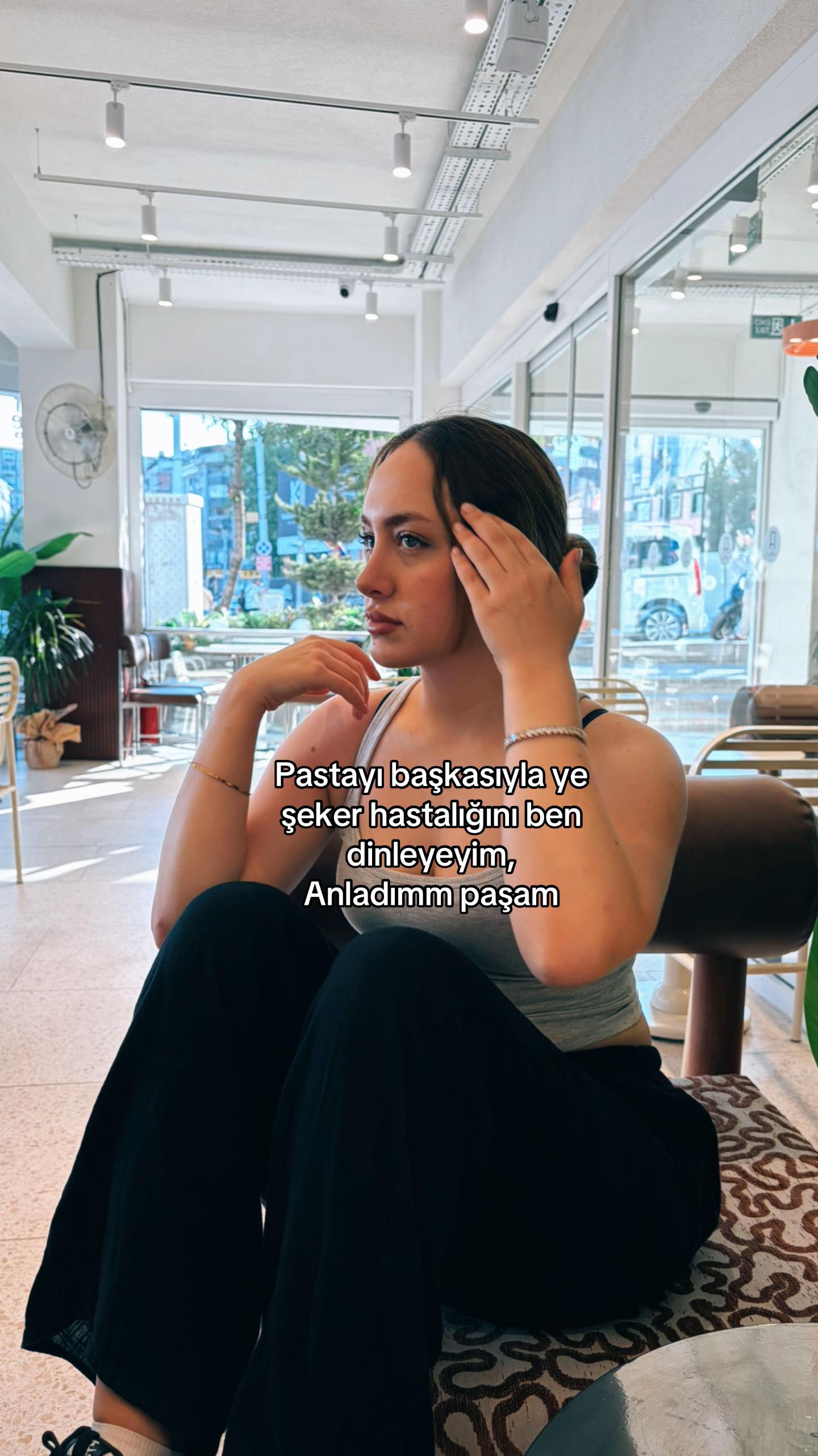 @Esmanurdklc