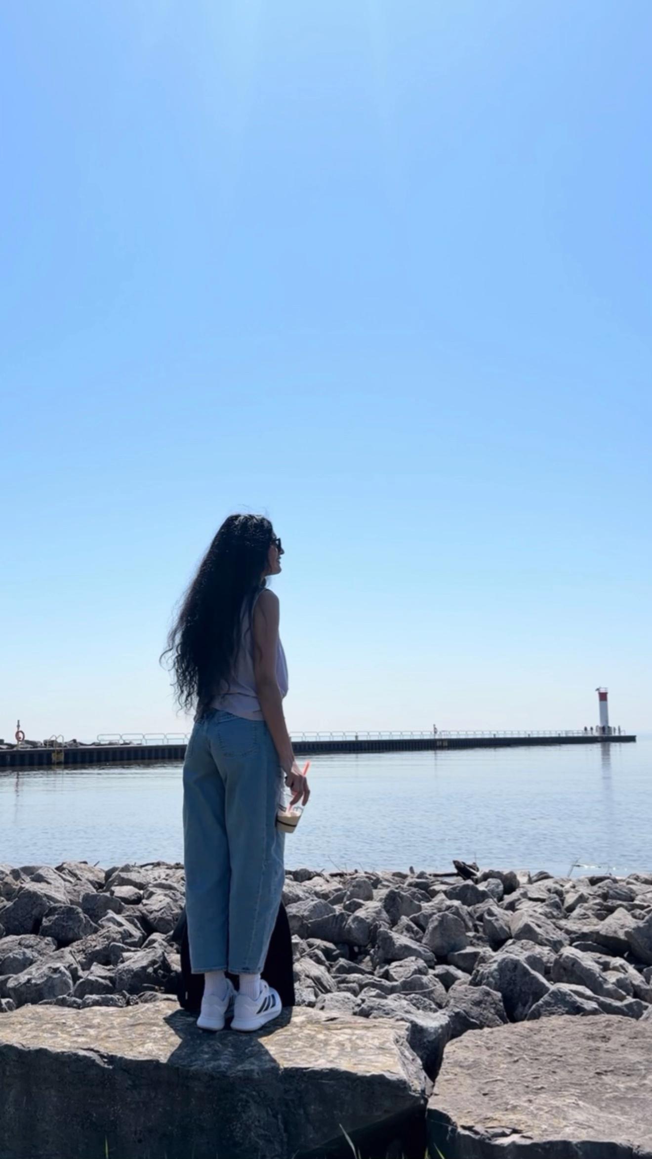 @Daisy_Duhra