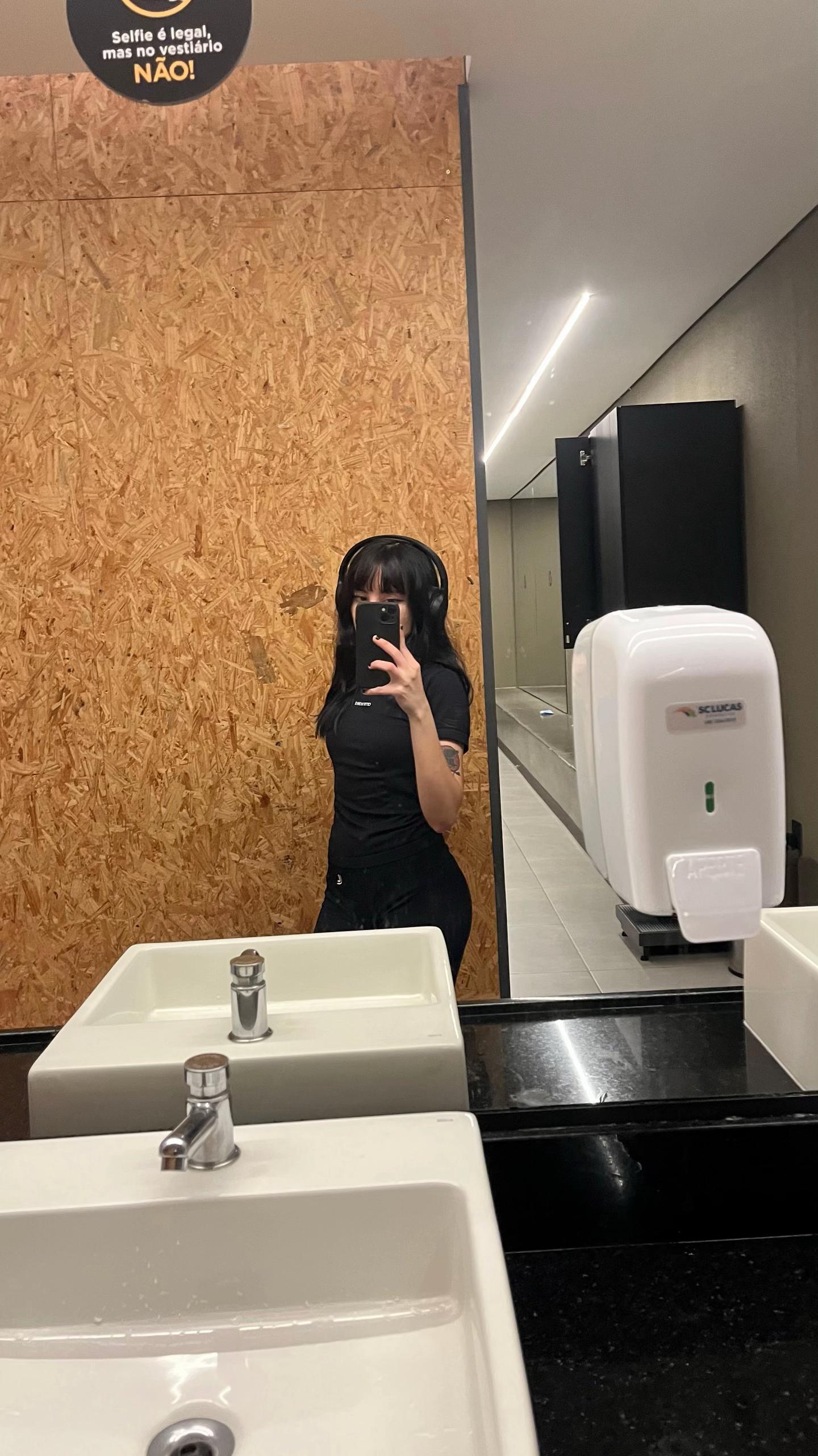 @Lo