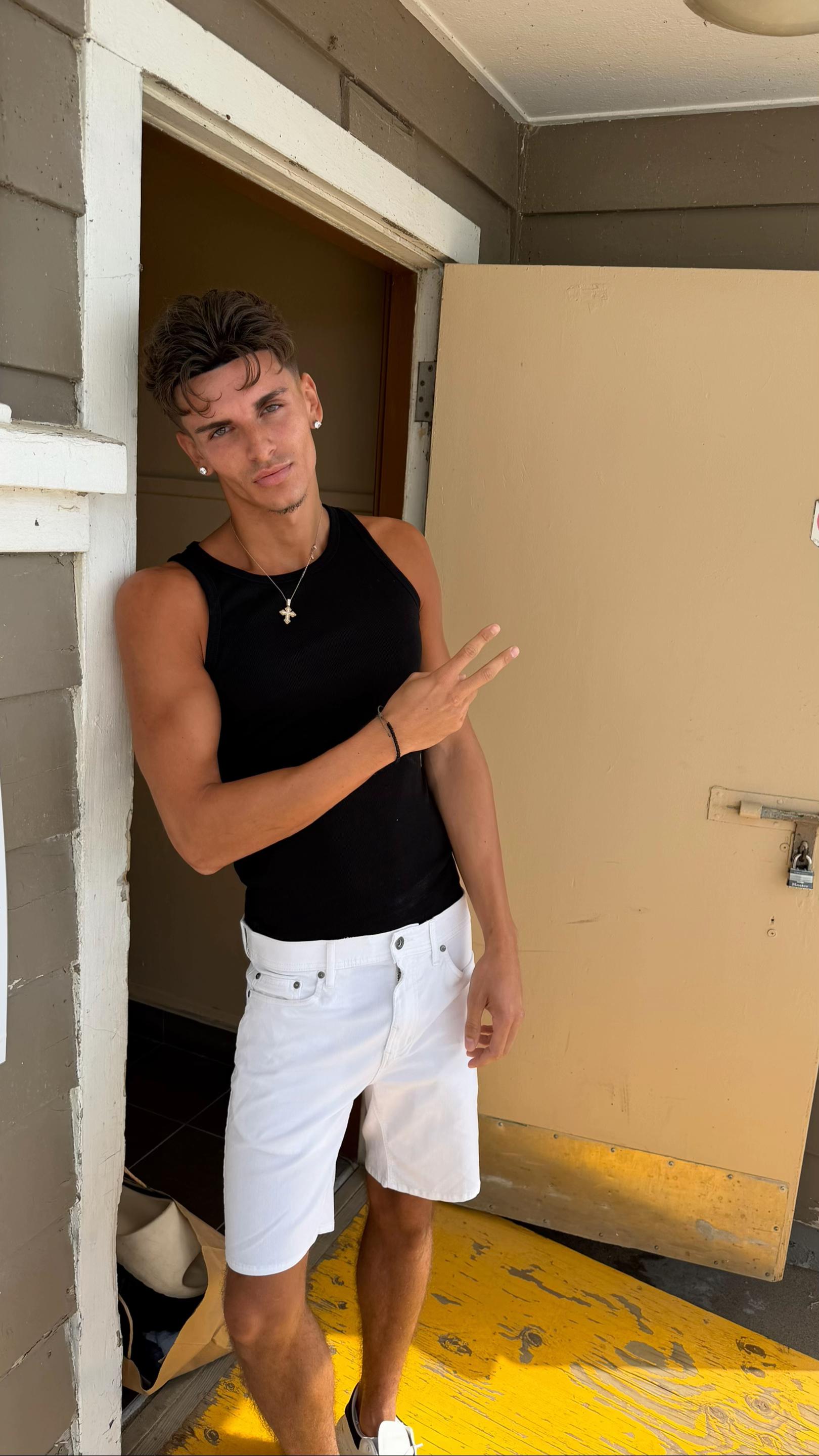 @chris.nikoo