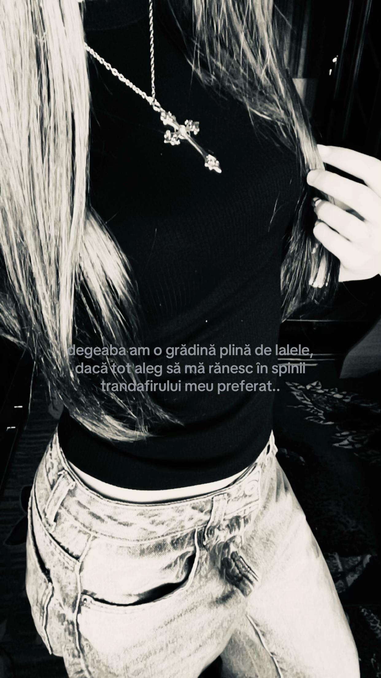 @🖤
