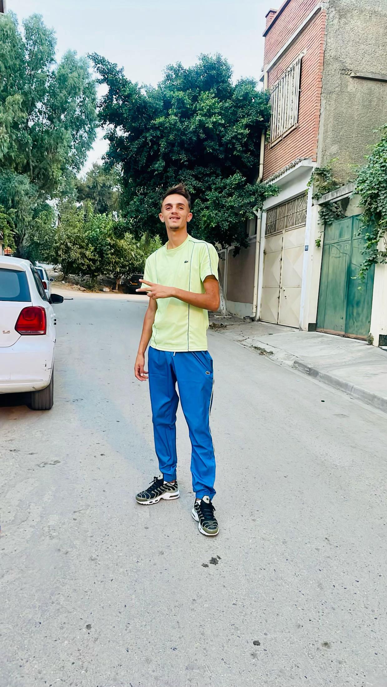 @ÀDøùLà🤍💚