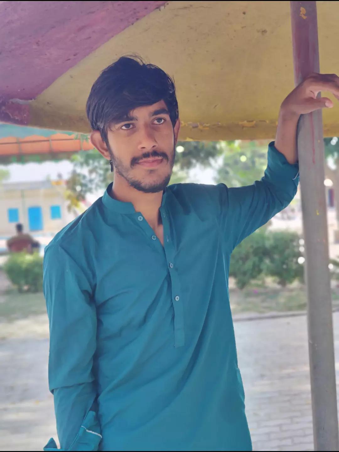 @Hsnvloger786