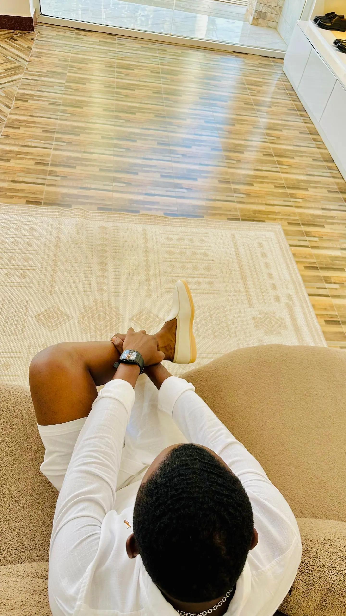 @KING+ 𝟐𝟓𝟓 👑 🇹🇿✨