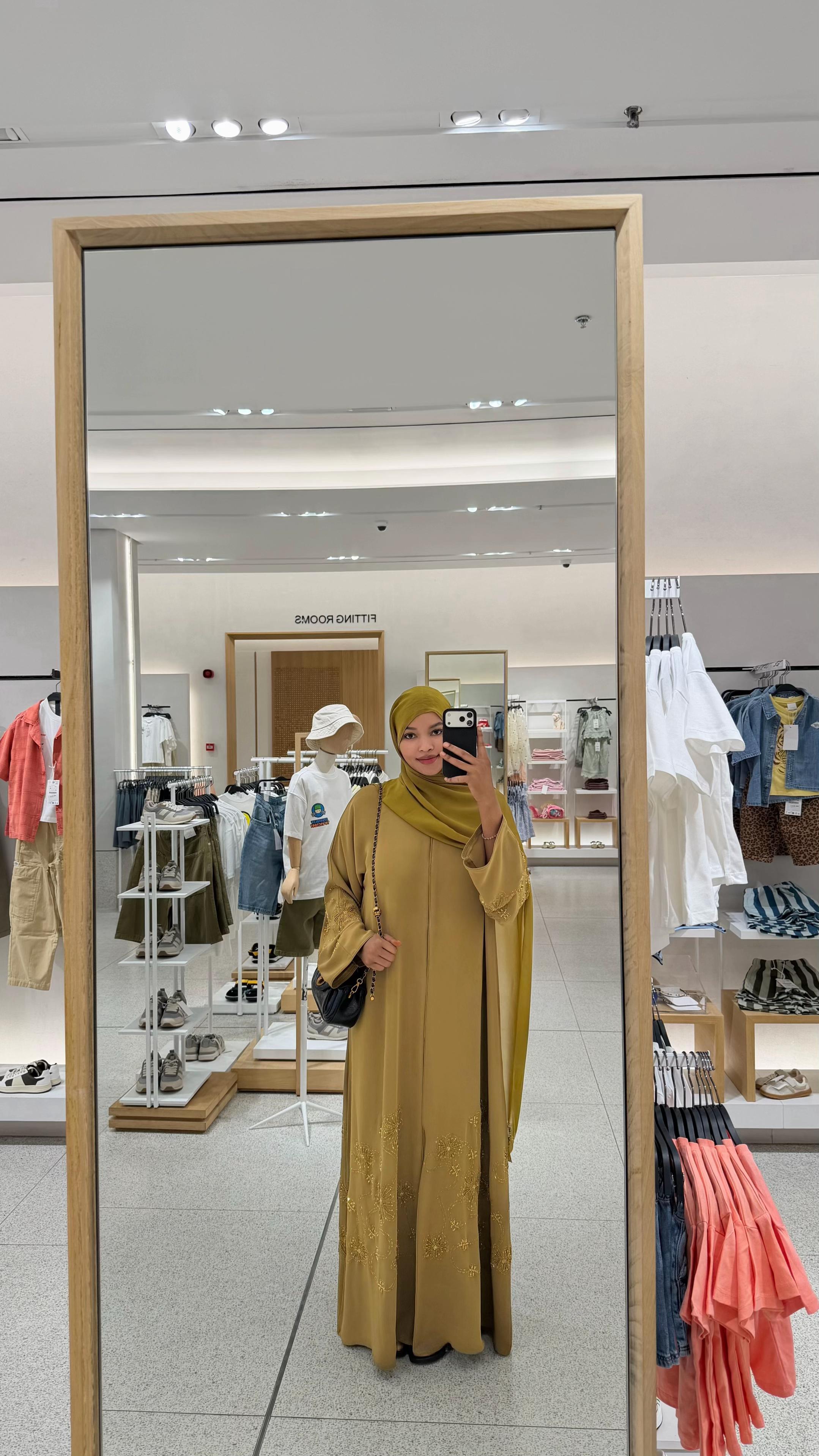 @𝐙 𝐔 𝐑 𝐈