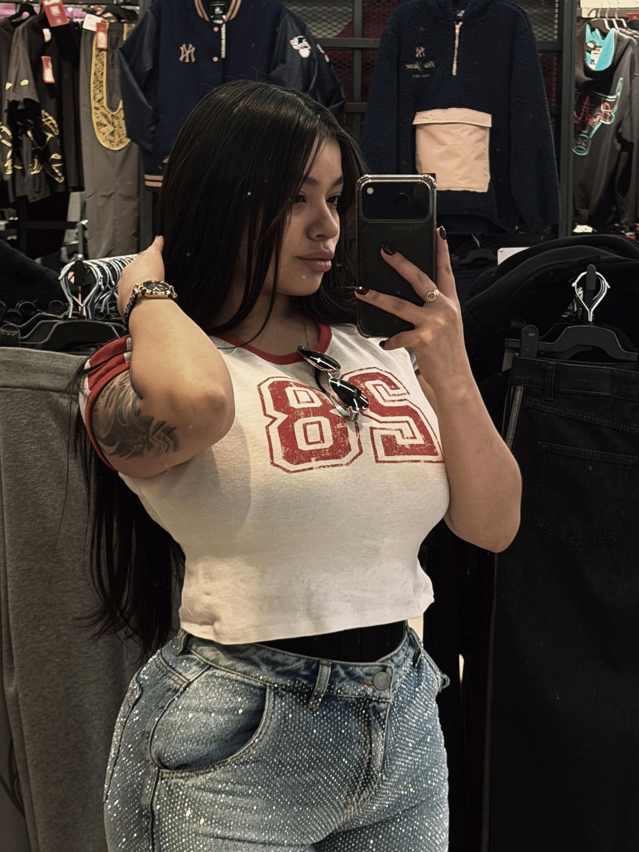 @Sharol🔥